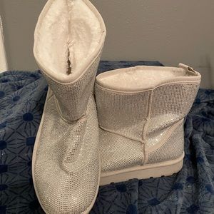 Torrid 12W fur lined rhinestone boots ✨💖